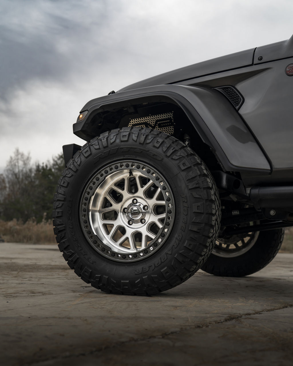 2019 Jeep Wrangler - KMC GRENADE CRAWL BEADLOCK - Machined | KMC